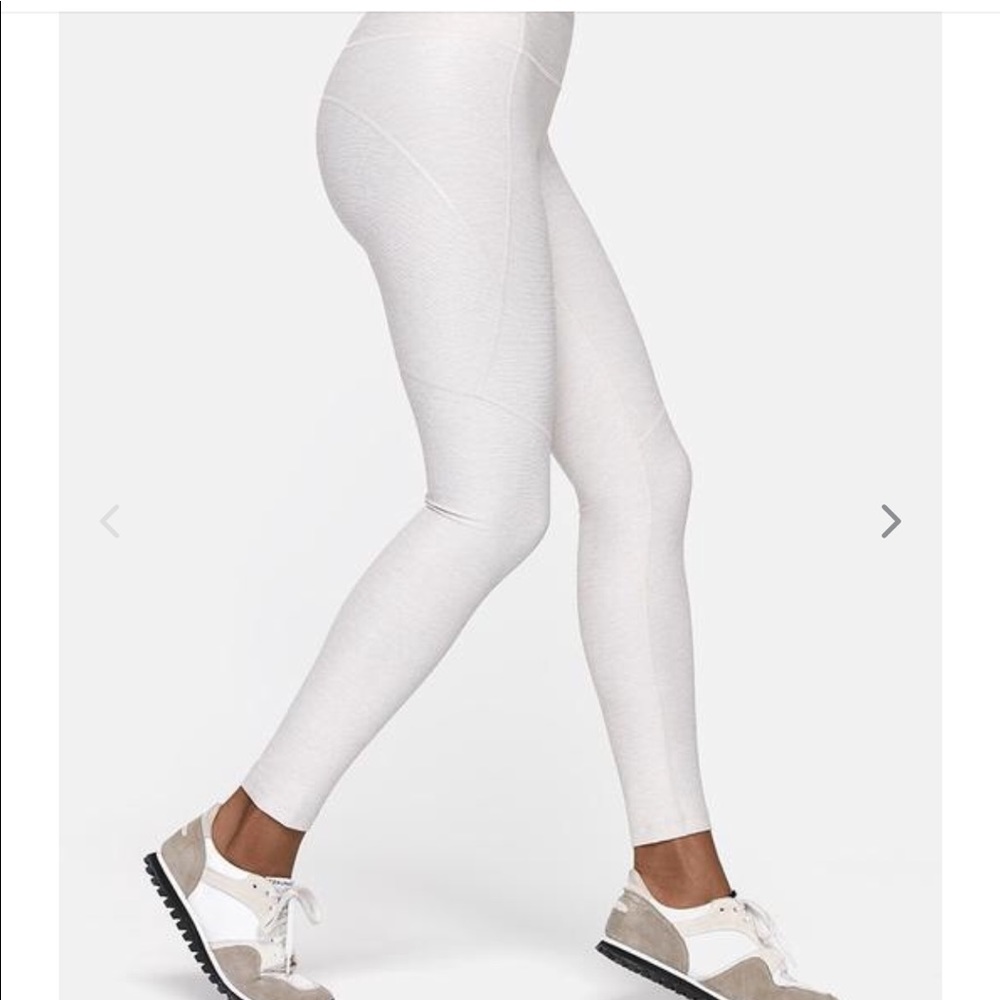 Small Oatmeal Outdoor Voices 7/8 Warmup Leggings